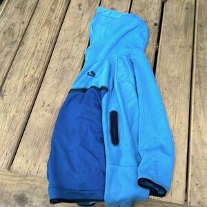 Youth xl going for 30$ or 25$ best